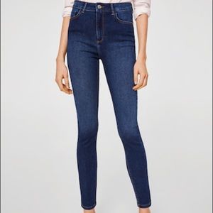 NWOT Mango Noa High Waisted Jeans